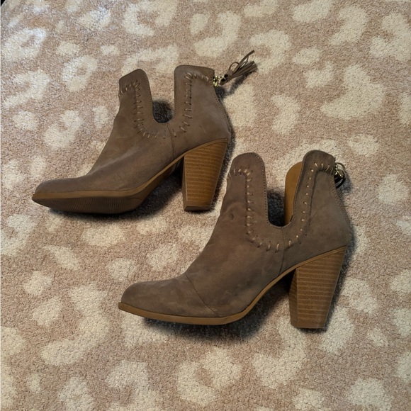 Qupid Booties - Picture 1 of 7